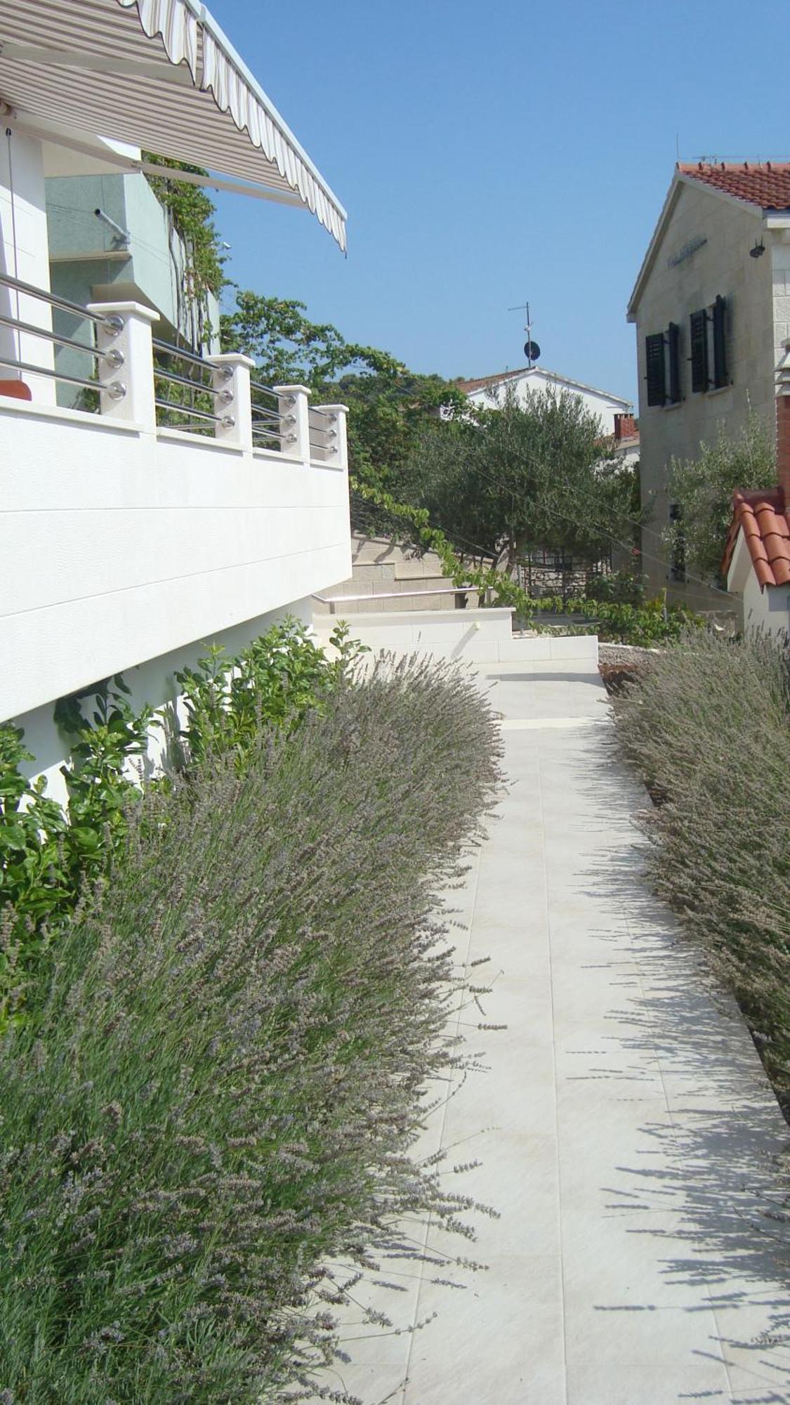 Apartments Niana With Heated Seawater Swimingpool Donji Okrug  Exterior foto