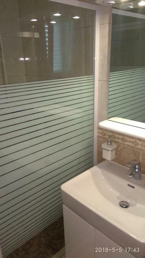 Apartments Niana With Heated Seawater Swimingpool Donji Okrug  Exterior foto